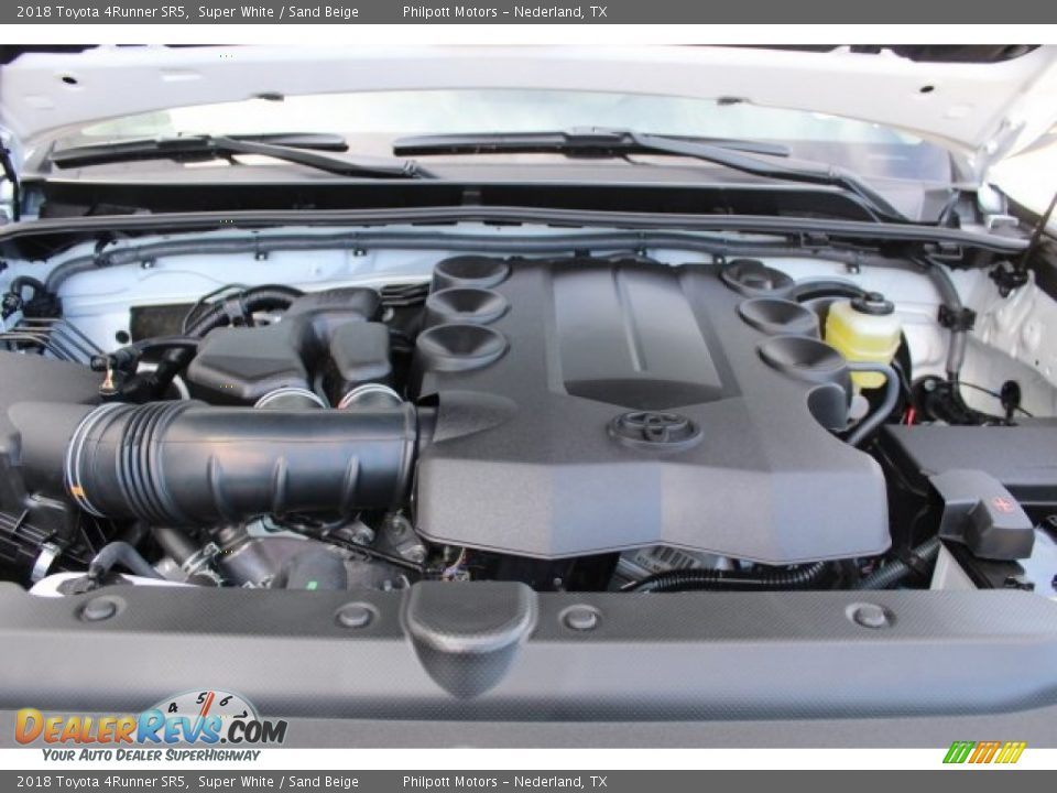 2018 Toyota 4Runner SR5 Super White / Sand Beige Photo #24