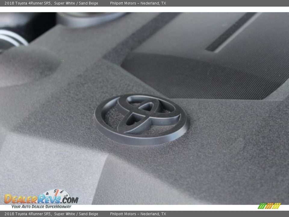 2018 Toyota 4Runner SR5 Super White / Sand Beige Photo #25