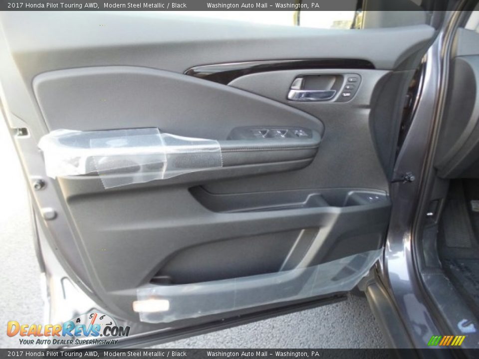 2017 Honda Pilot Touring AWD Modern Steel Metallic / Black Photo #16