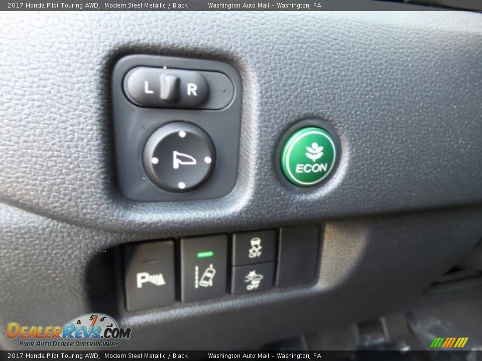 2017 Honda Pilot Touring AWD Modern Steel Metallic / Black Photo #18