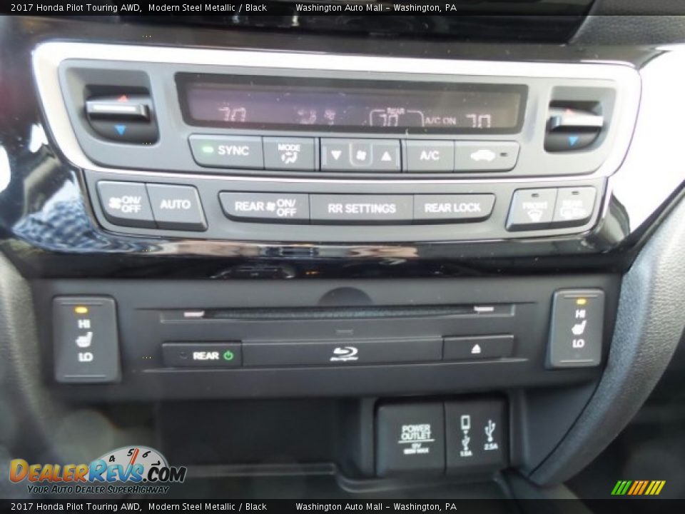 2017 Honda Pilot Touring AWD Modern Steel Metallic / Black Photo #29