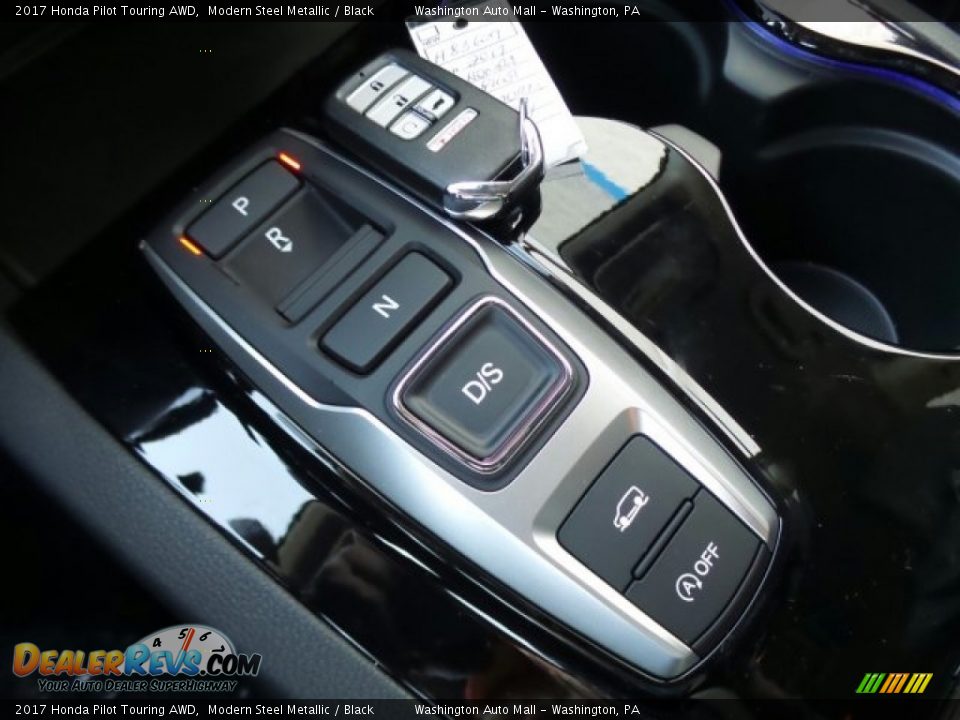 2017 Honda Pilot Touring AWD Modern Steel Metallic / Black Photo #30