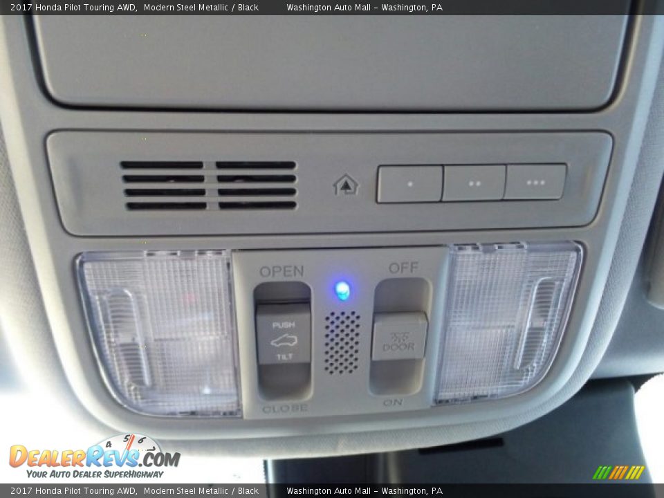 2017 Honda Pilot Touring AWD Modern Steel Metallic / Black Photo #33