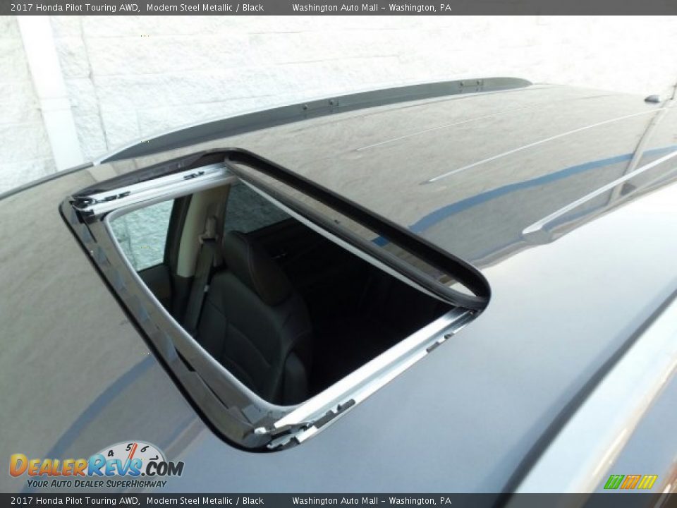 2017 Honda Pilot Touring AWD Modern Steel Metallic / Black Photo #34