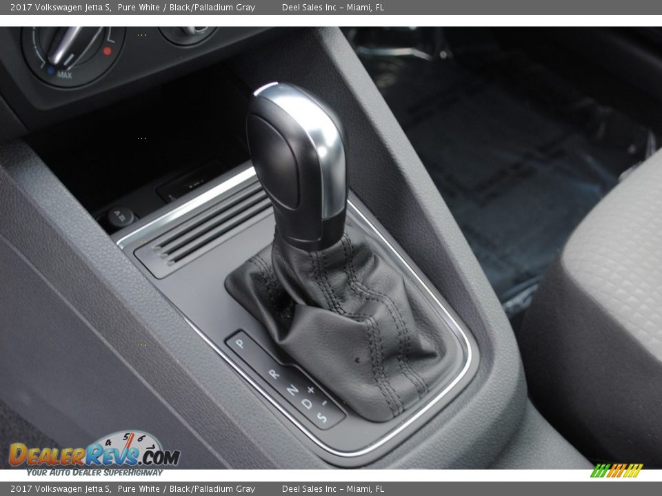2017 Volkswagen Jetta S Pure White / Black/Palladium Gray Photo #16