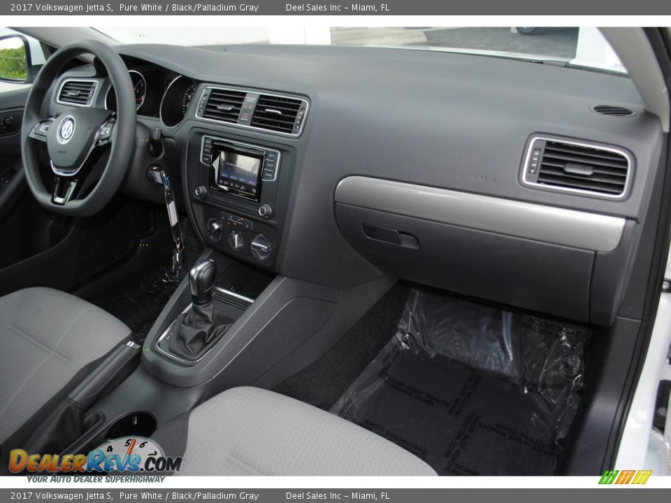 2017 Volkswagen Jetta S Pure White / Black/Palladium Gray Photo #18