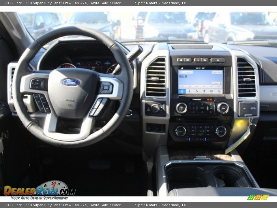 2017 Ford F250 Super Duty Lariat Crew Cab 4x4 White Gold / Black Photo #25