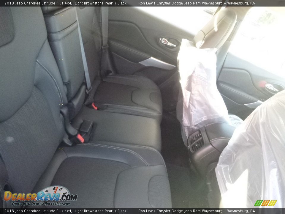 2018 Jeep Cherokee Latitude Plus 4x4 Light Brownstone Pearl / Black Photo #10
