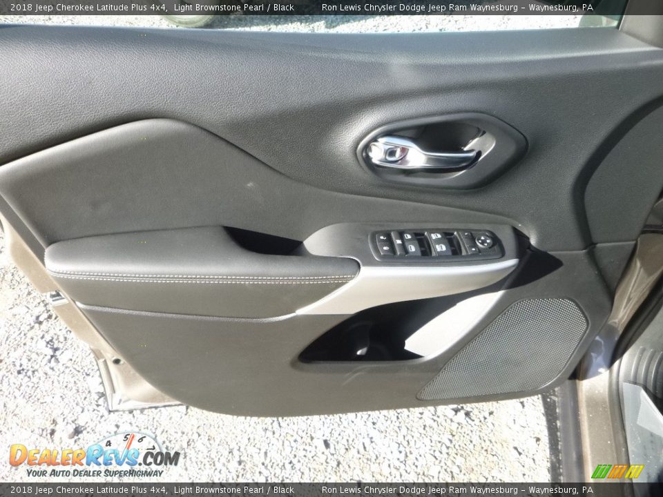 2018 Jeep Cherokee Latitude Plus 4x4 Light Brownstone Pearl / Black Photo #13