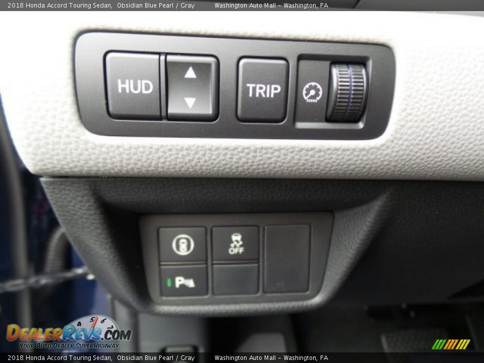 Controls of 2018 Honda Accord Touring Sedan Photo #15