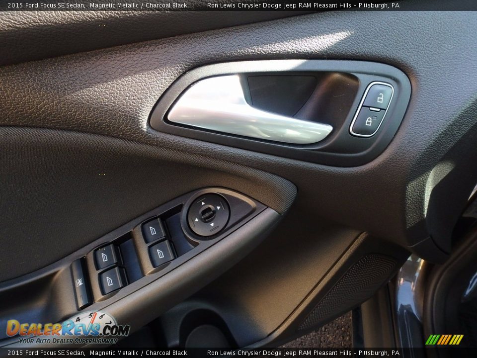 2015 Ford Focus SE Sedan Magnetic Metallic / Charcoal Black Photo #14