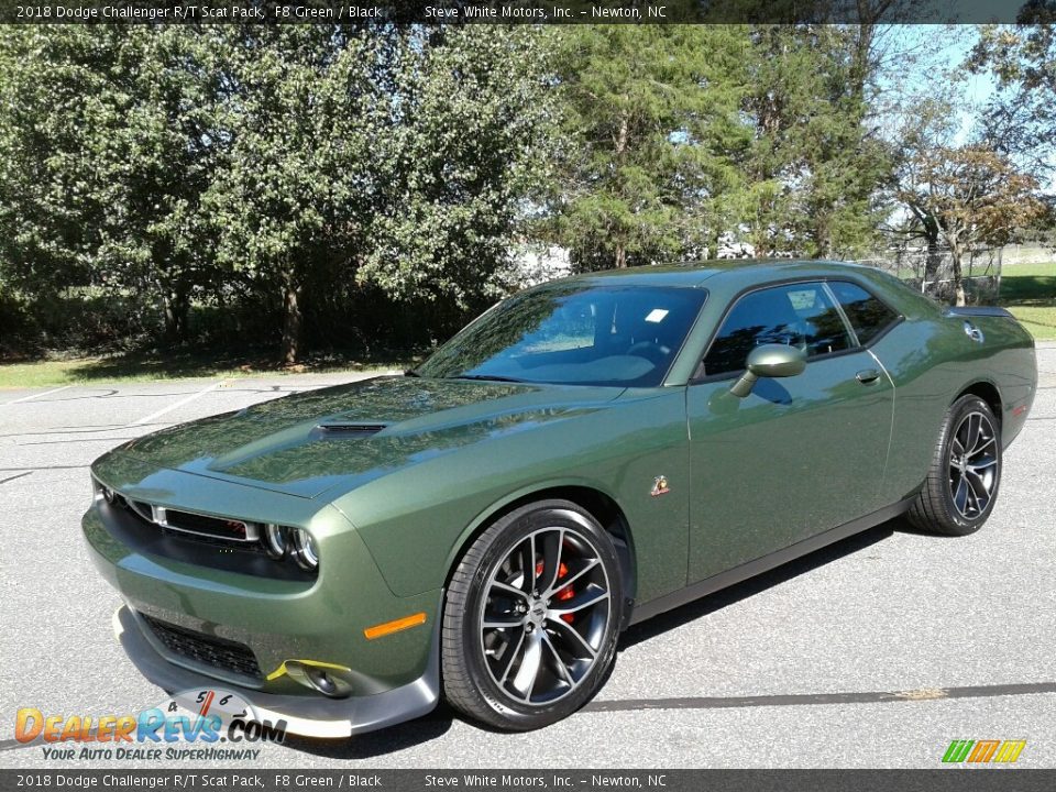 Front 3/4 View of 2018 Dodge Challenger R/T Scat Pack Photo #2