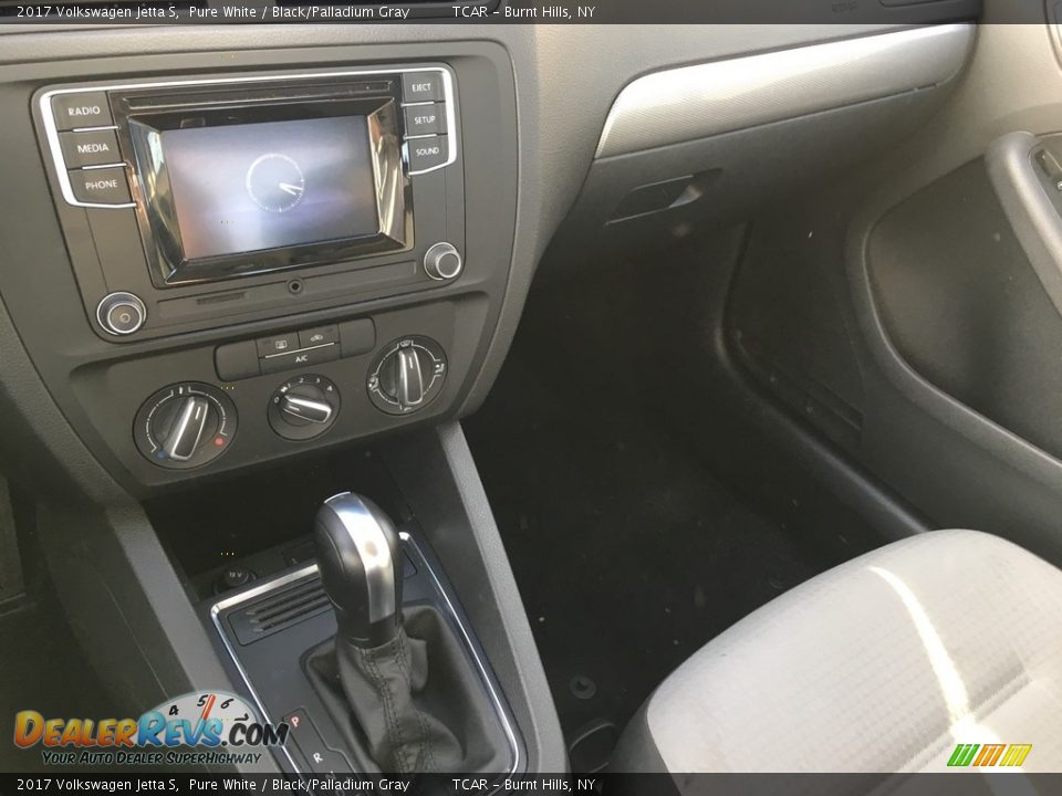 2017 Volkswagen Jetta S Pure White / Black/Palladium Gray Photo #10