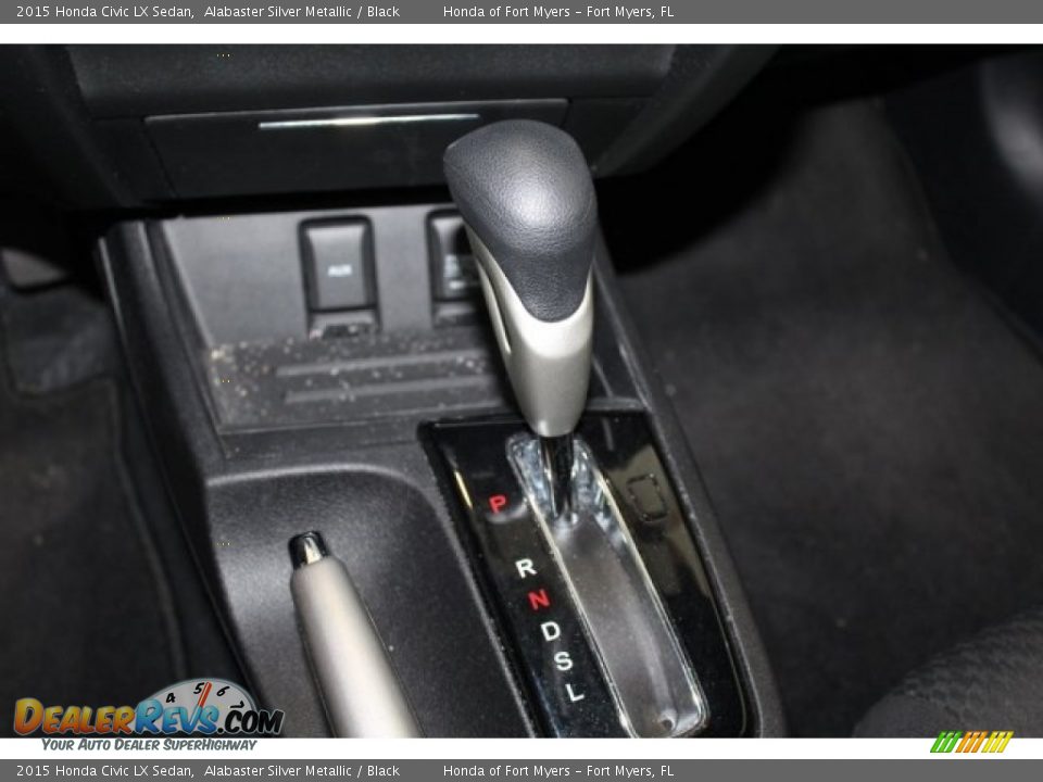 2015 Honda Civic LX Sedan Alabaster Silver Metallic / Black Photo #20