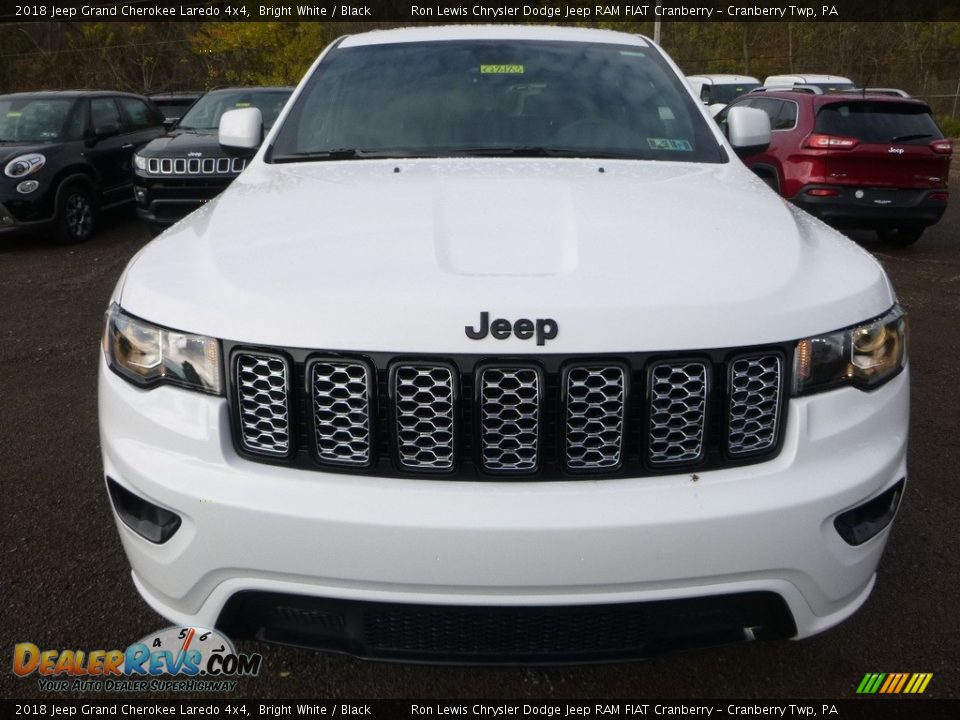 2018 Jeep Grand Cherokee Laredo 4x4 Bright White / Black Photo #8