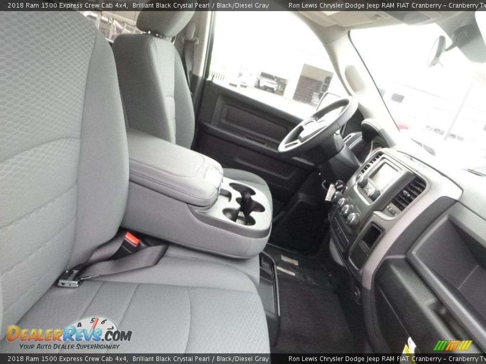 2018 Ram 1500 Express Crew Cab 4x4 Brilliant Black Crystal Pearl / Black/Diesel Gray Photo #10