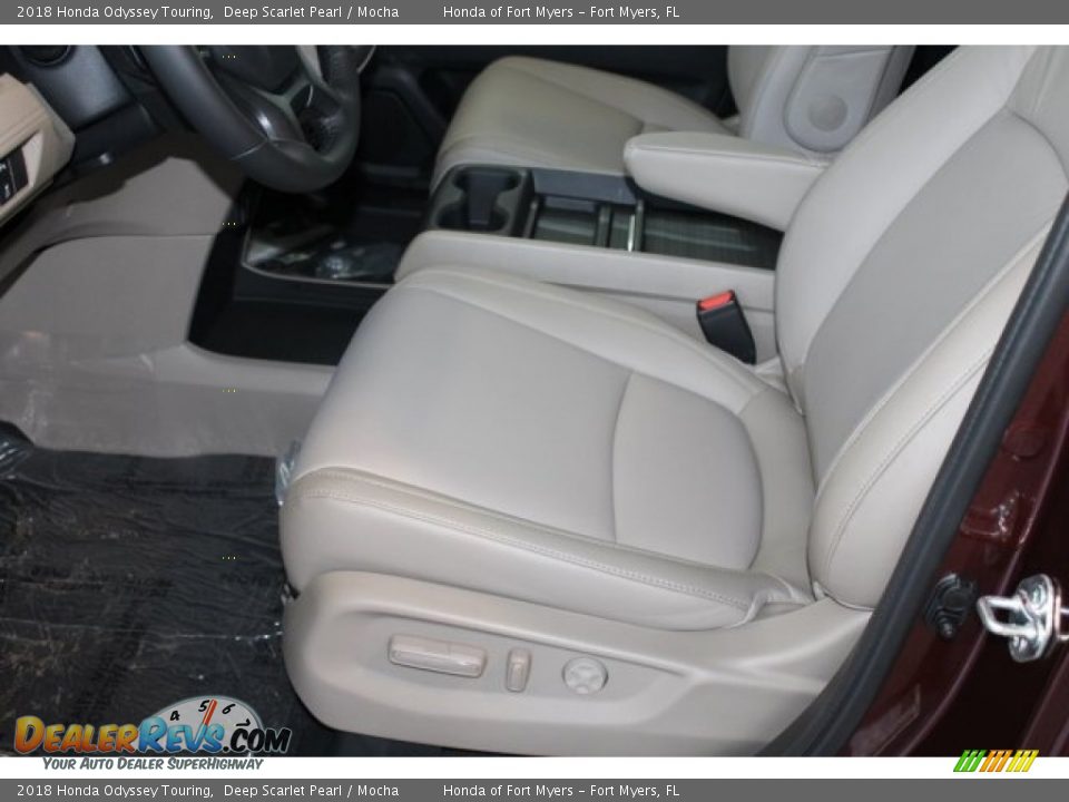 2018 Honda Odyssey Touring Deep Scarlet Pearl / Mocha Photo #12