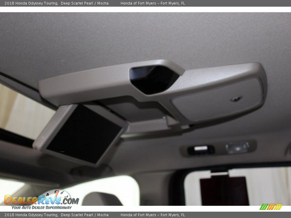 2018 Honda Odyssey Touring Deep Scarlet Pearl / Mocha Photo #25