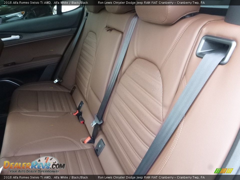 2018 Alfa Romeo Stelvio Ti AWD Alfa White / Black/Black Photo #16