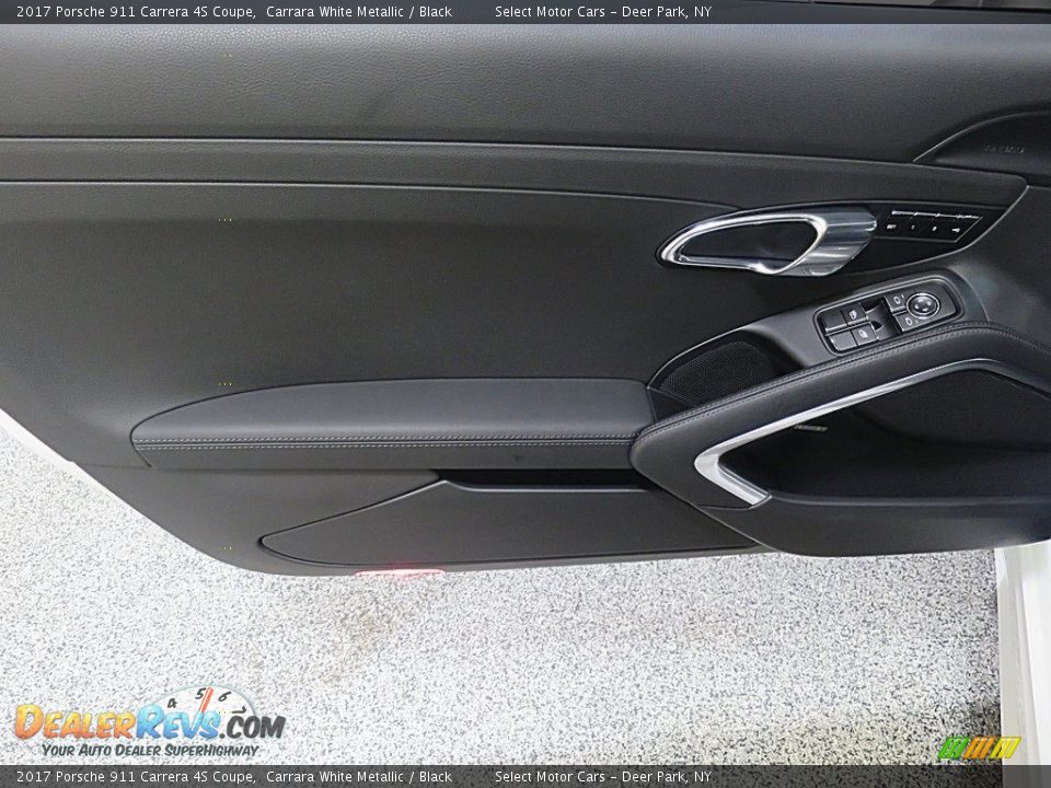 Door Panel of 2017 Porsche 911 Carrera 4S Coupe Photo #25