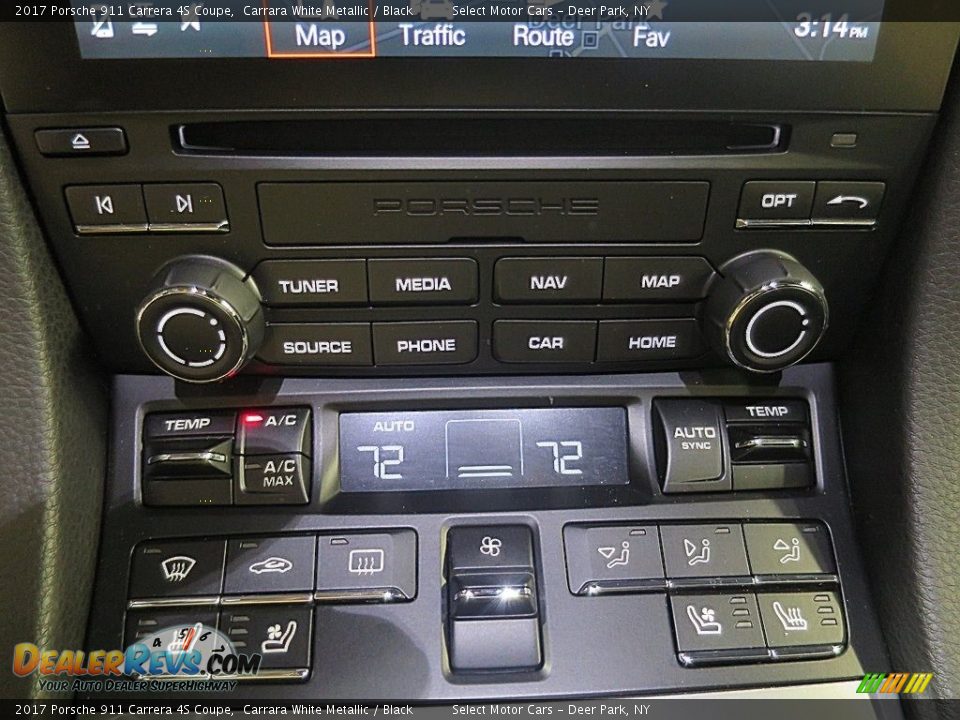 Controls of 2017 Porsche 911 Carrera 4S Coupe Photo #31