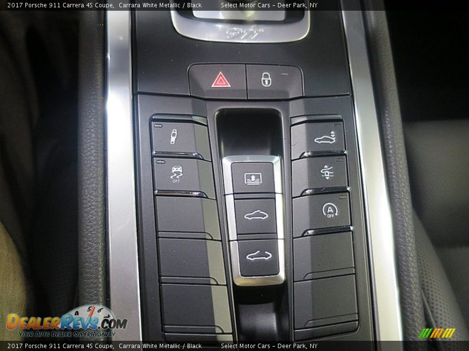 Controls of 2017 Porsche 911 Carrera 4S Coupe Photo #33
