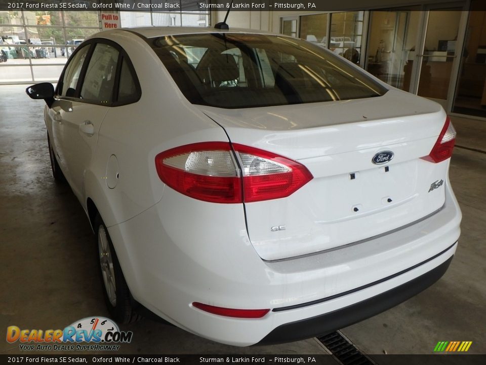 2017 Ford Fiesta SE Sedan Oxford White / Charcoal Black Photo #3