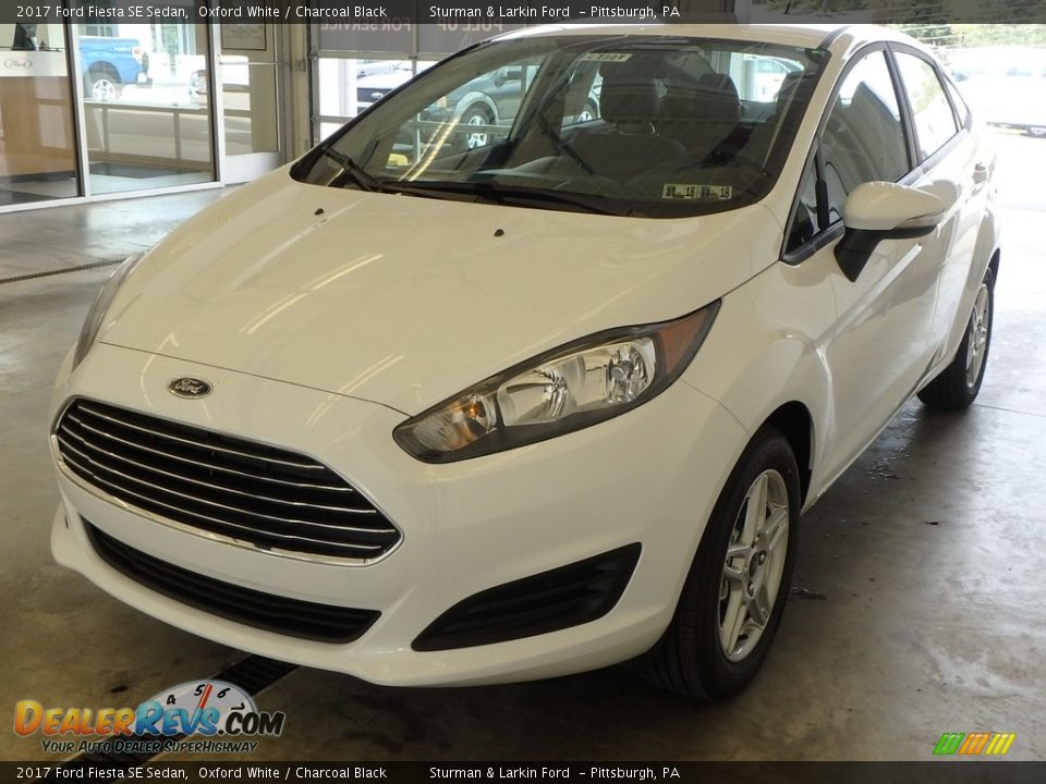 2017 Ford Fiesta SE Sedan Oxford White / Charcoal Black Photo #4