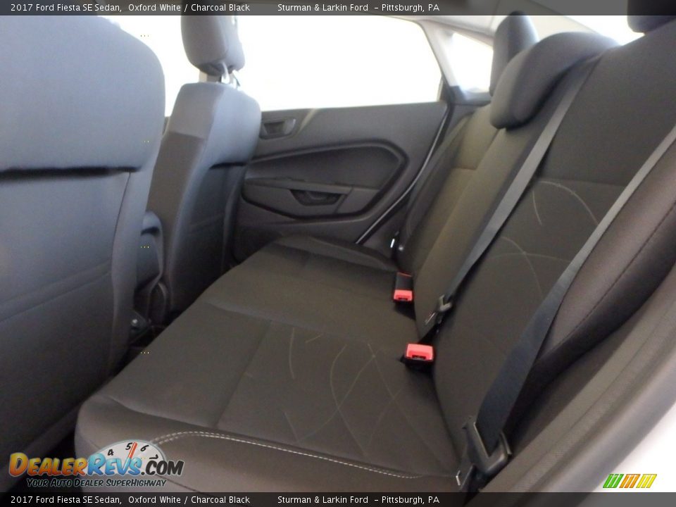 2017 Ford Fiesta SE Sedan Oxford White / Charcoal Black Photo #7