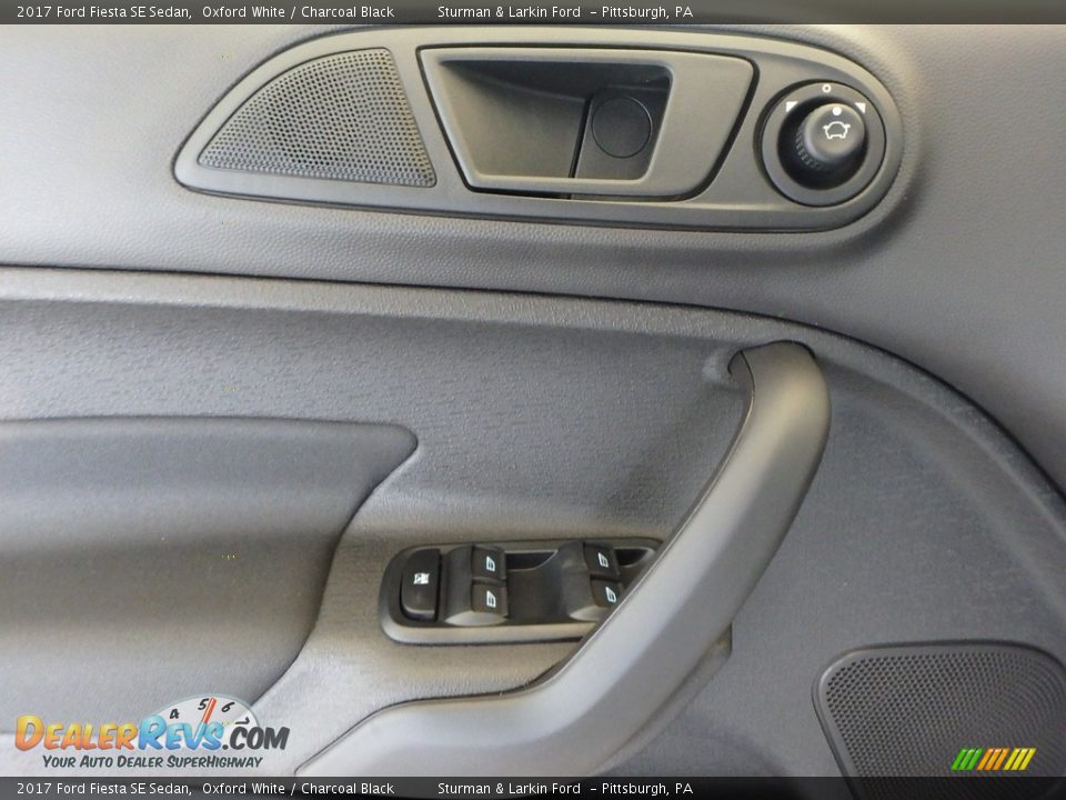 2017 Ford Fiesta SE Sedan Oxford White / Charcoal Black Photo #9