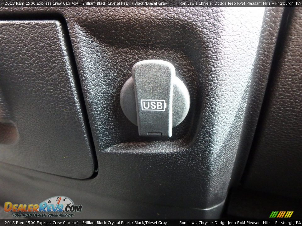2018 Ram 1500 Express Crew Cab 4x4 Brilliant Black Crystal Pearl / Black/Diesel Gray Photo #19