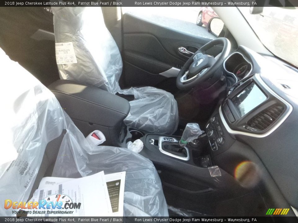 2018 Jeep Cherokee Latitude Plus 4x4 Patriot Blue Pearl / Black Photo #11