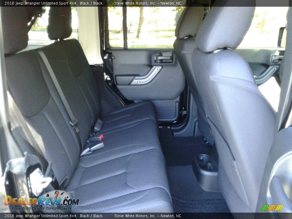 2018 Jeep Wrangler Unlimited Sport 4x4 Black / Black Photo #12