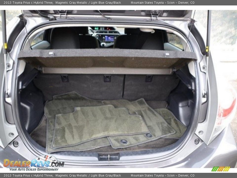 2013 Toyota Prius c Hybrid Three Magnetic Gray Metallic / Light Blue Gray/Black Photo #26