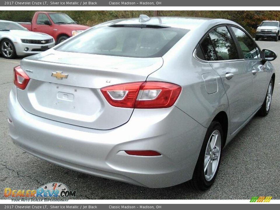 2017 Chevrolet Cruze LT Silver Ice Metallic / Jet Black Photo #4
