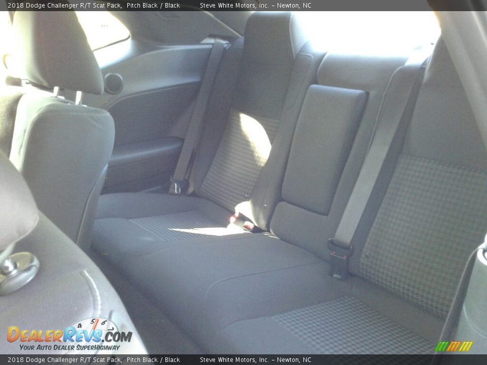 2018 Dodge Challenger R/T Scat Pack Pitch Black / Black Photo #11