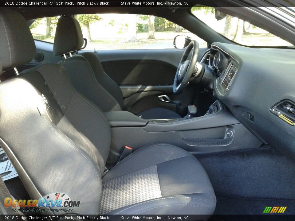 2018 Dodge Challenger R/T Scat Pack Pitch Black / Black Photo #14