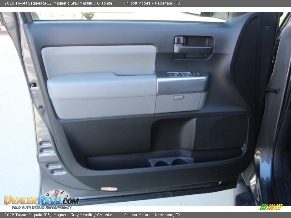 2018 Toyota Sequoia SR5 Magnetic Gray Metallic / Graphite Photo #9