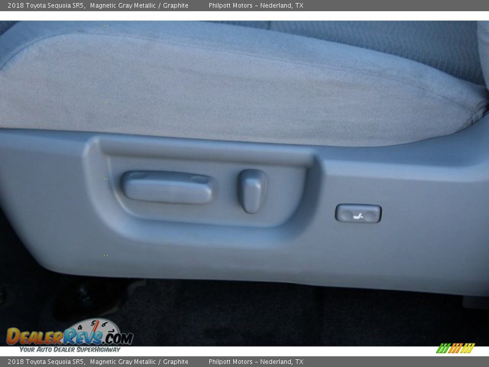 2018 Toyota Sequoia SR5 Magnetic Gray Metallic / Graphite Photo #12