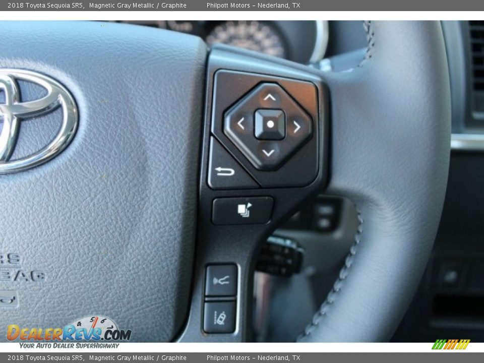 2018 Toyota Sequoia SR5 Magnetic Gray Metallic / Graphite Photo #17