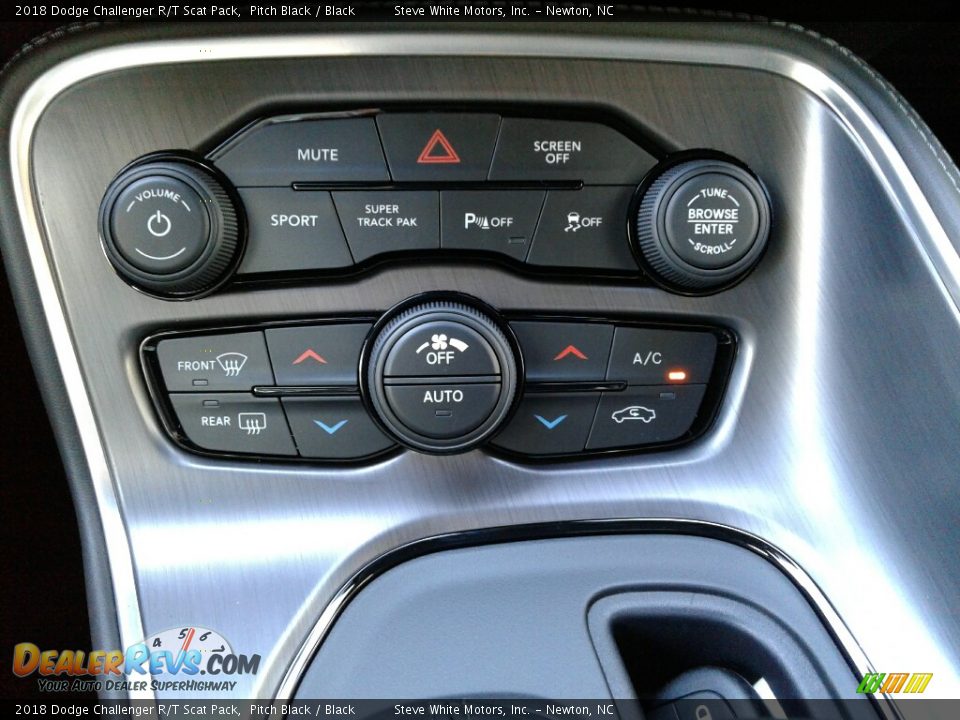 2018 Dodge Challenger R/T Scat Pack Pitch Black / Black Photo #24