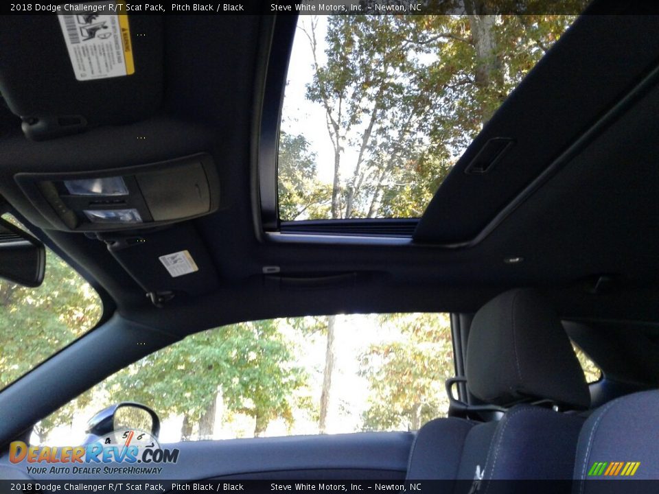 2018 Dodge Challenger R/T Scat Pack Pitch Black / Black Photo #26