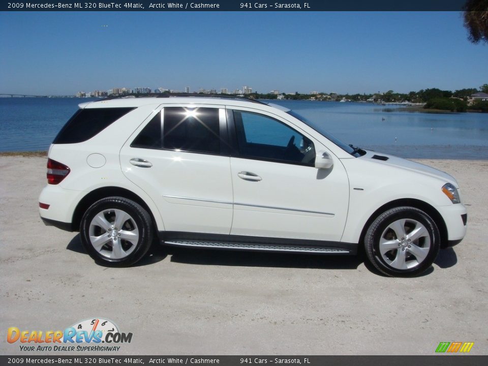 2009 Mercedes-Benz ML 320 BlueTec 4Matic Arctic White / Cashmere Photo #8