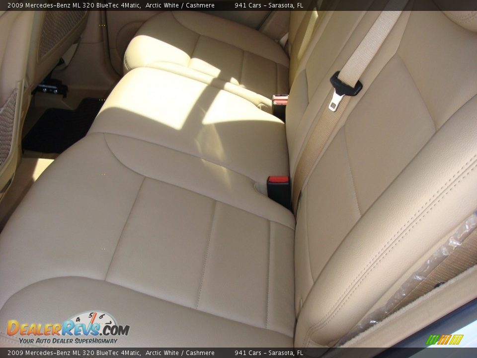 2009 Mercedes-Benz ML 320 BlueTec 4Matic Arctic White / Cashmere Photo #14