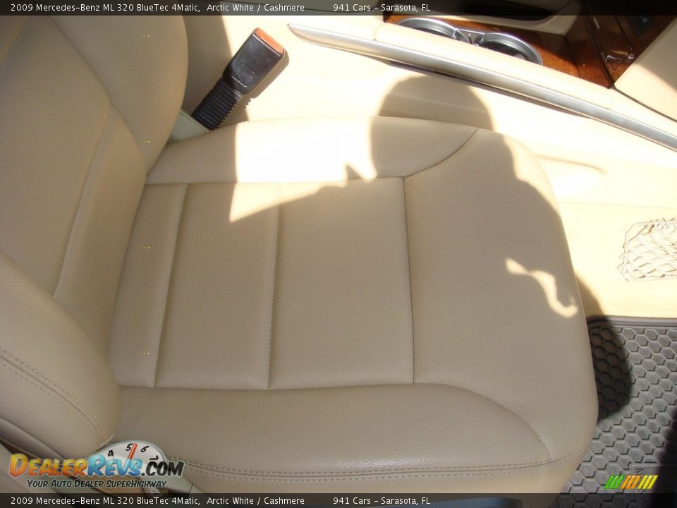 2009 Mercedes-Benz ML 320 BlueTec 4Matic Arctic White / Cashmere Photo #18