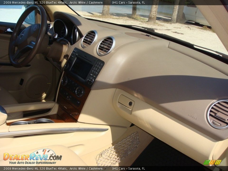 2009 Mercedes-Benz ML 320 BlueTec 4Matic Arctic White / Cashmere Photo #19
