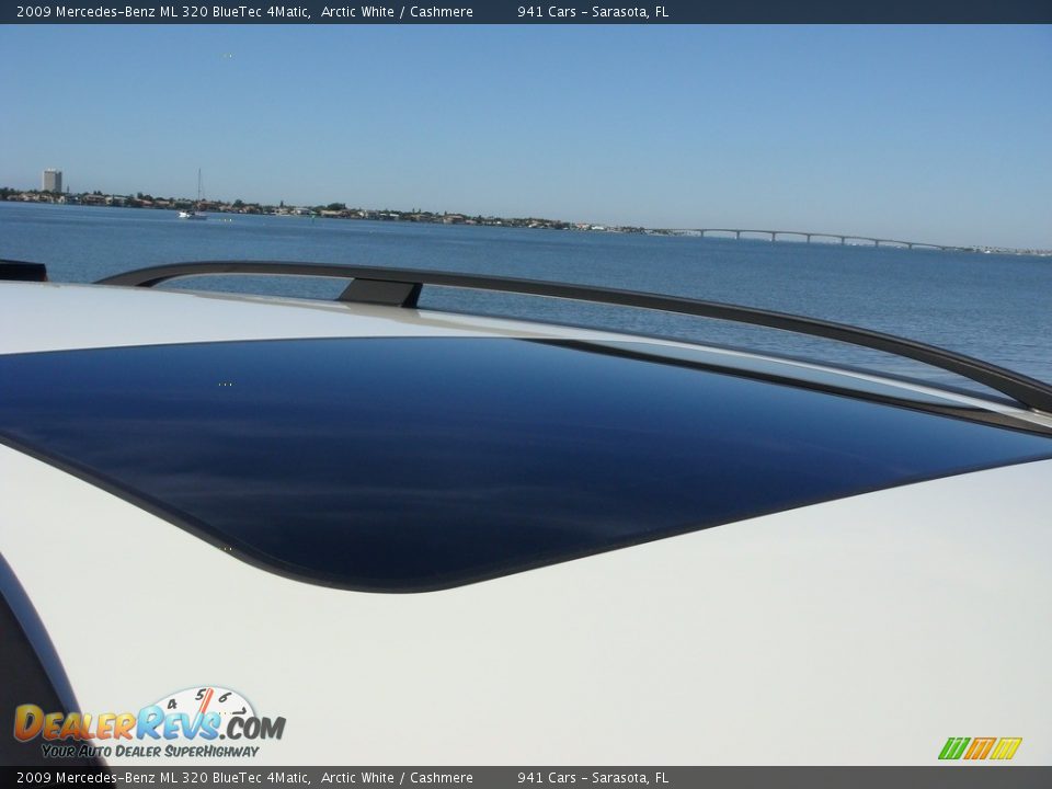2009 Mercedes-Benz ML 320 BlueTec 4Matic Arctic White / Cashmere Photo #21