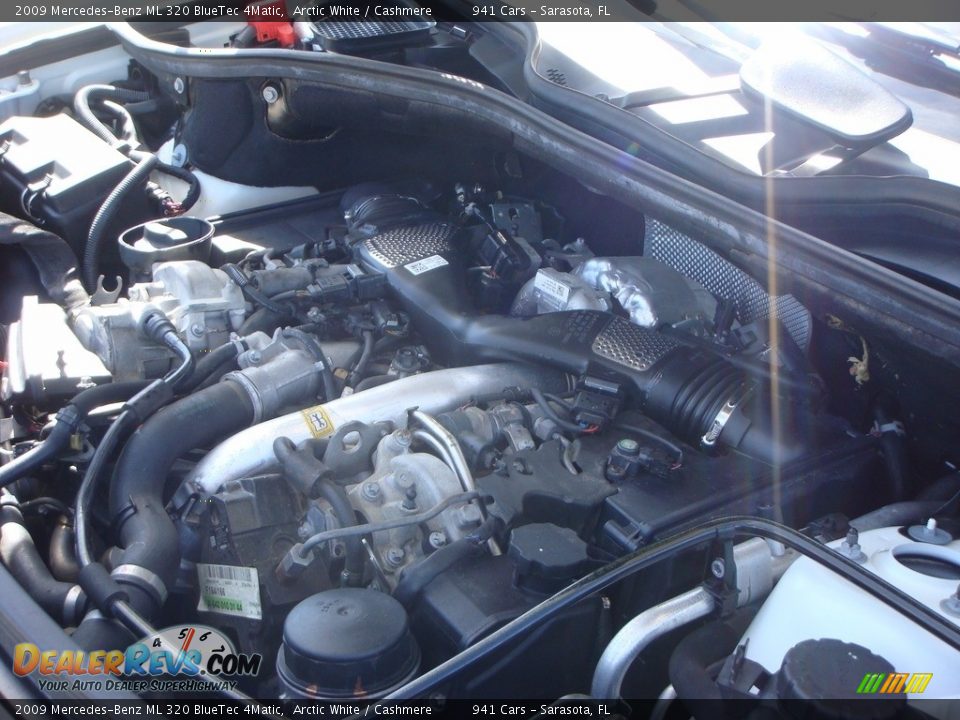2009 Mercedes-Benz ML 320 BlueTec 4Matic Arctic White / Cashmere Photo #23