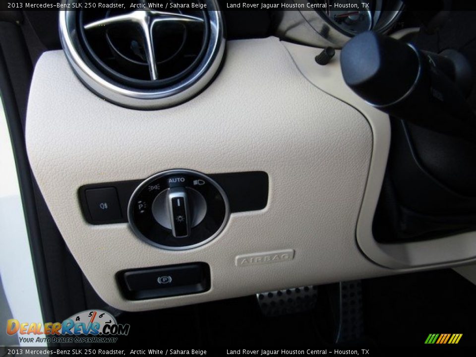 2013 Mercedes-Benz SLK 250 Roadster Arctic White / Sahara Beige Photo #22