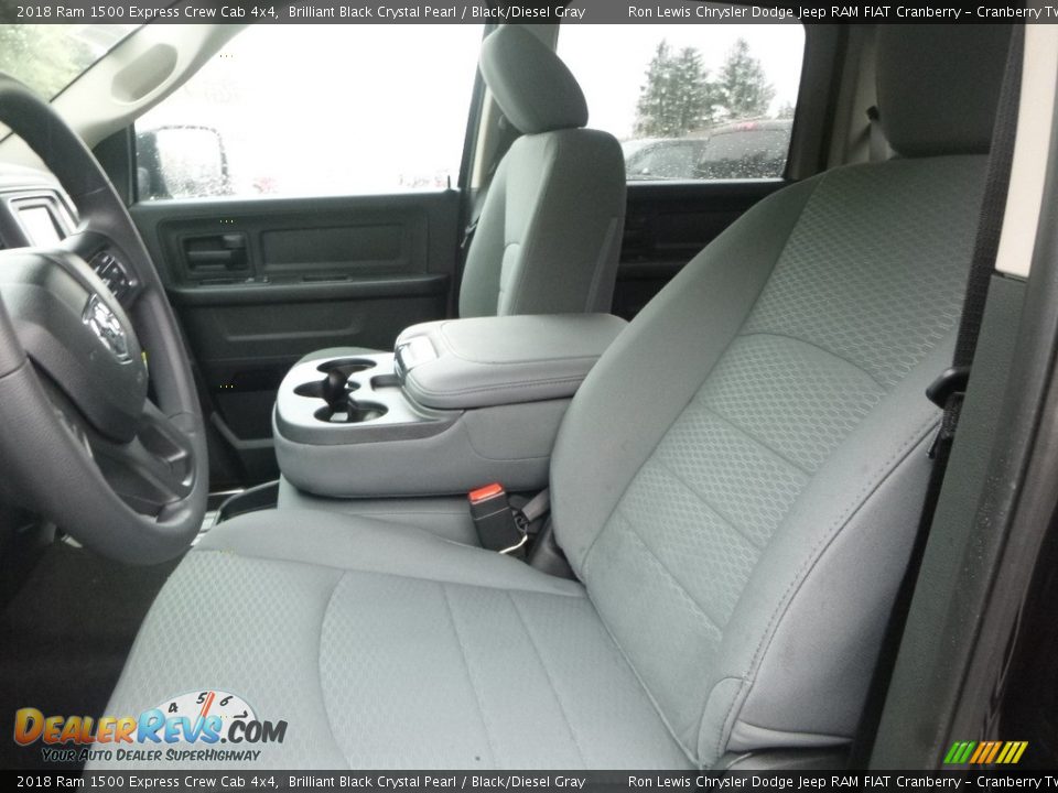 2018 Ram 1500 Express Crew Cab 4x4 Brilliant Black Crystal Pearl / Black/Diesel Gray Photo #16